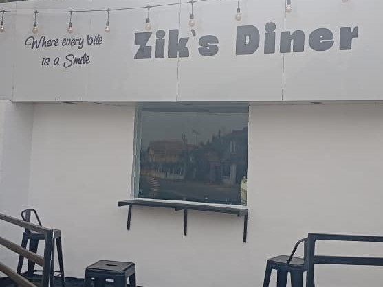 Zik's Diner Interior